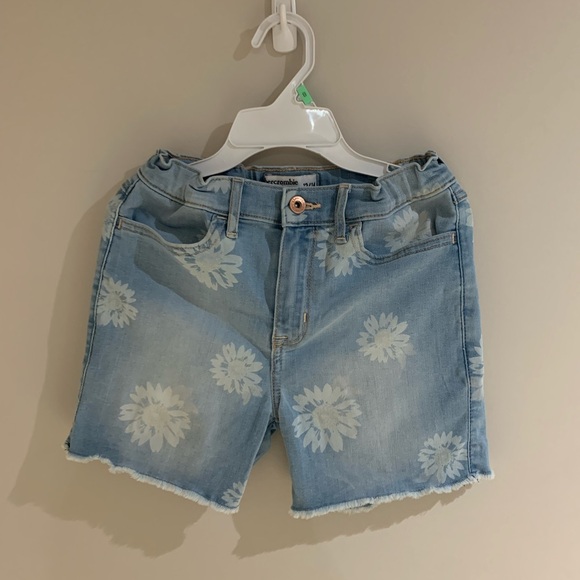 Abercrombie Kids High Rise Bike Floral Jean Shorts in size US 13/14 - Picture 1 of 3